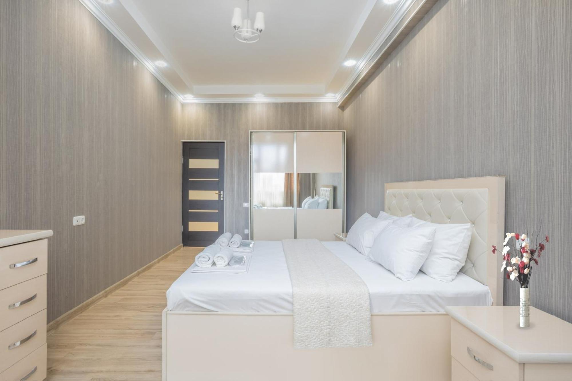 2 Bedrooms 2 Bathrooms Large And Lux Apartment Best Location Yerevan Bagian luar foto