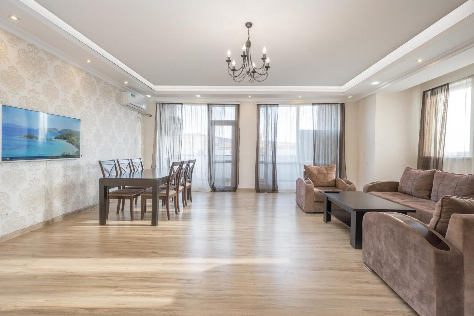 2 Bedrooms 2 Bathrooms Large And Lux Apartment Best Location Yerevan Bagian luar foto